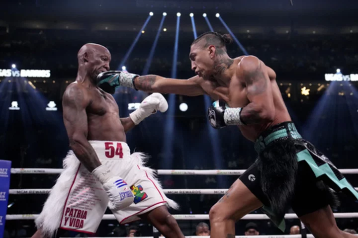 Barrios wins interim WBC welterweight belt with unanimous decision over Ugás