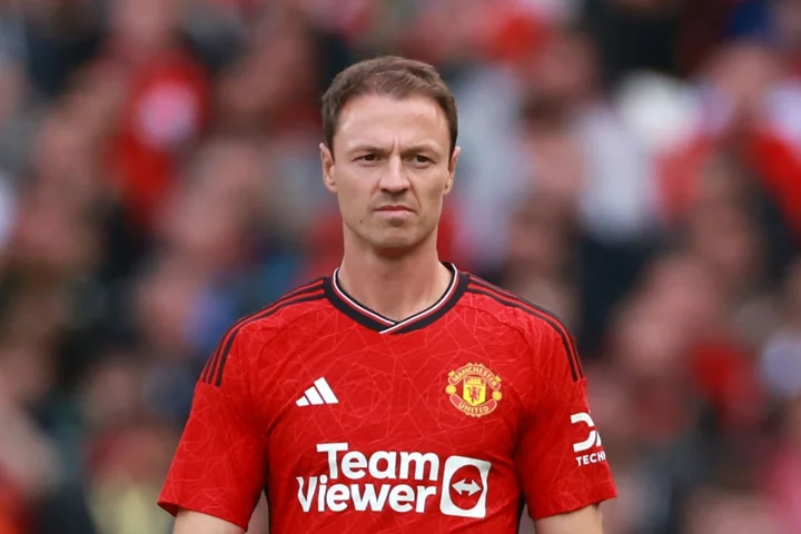 Man United keen to sign Jonny Evans despite Harry Maguire’s transfer collapse