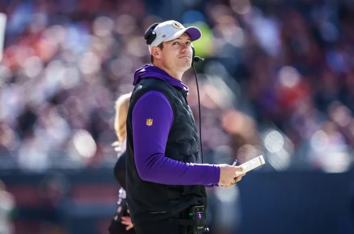 Was Vikings coach Kevin O’Connell caught in 4K telling TJ Hockenson to fake injury?
