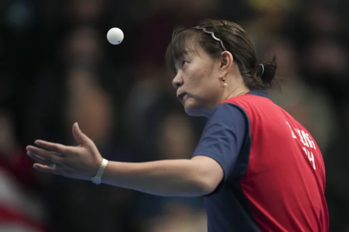 57-year-old Chinese-Chilean table tennis player wins over crowd at Pan American Games
