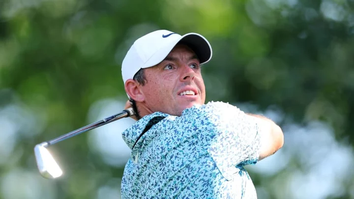 Rory McIlroy Hurt His Back, Does Not Look Comfortable at TOUR Championship