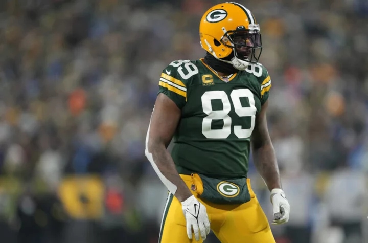 Former Packers TE will make history by signing with rival Bears