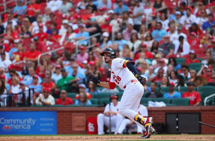 Cardinals fans aren't happy about Nolan Arenado's Gold Glove snub