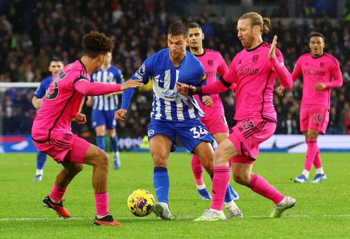 Soccer-Wasteful Brighton held to draw at home by Fulham