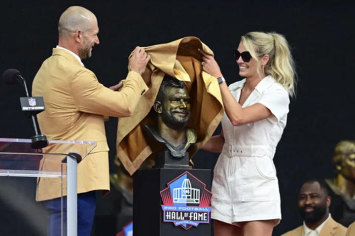 Browns reliable tackle Joe Thomas finally gets biggest victory, enshrinement into Hall of Fame