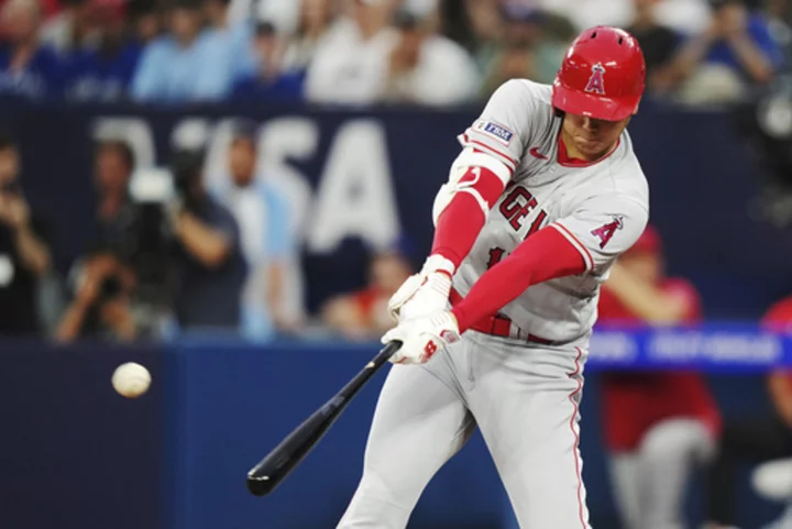 Ohtani hits majors-best 39th HR before leaving with leg cramps in Angels' 4-1 loss to Blue Jays