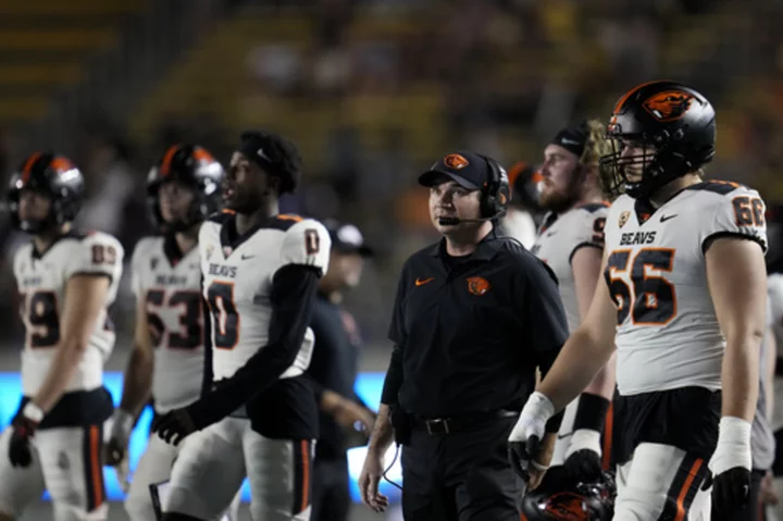 D.J. Uiagalelei throws 5 TD passes to lead No. 15 Oregon State to a 52-40 win over California