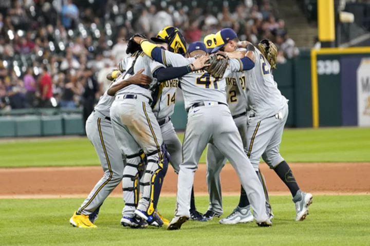 Canha double in 10th lifts Brewers over White Sox 7-6 as Milwaukee overcomes 3-run deficit