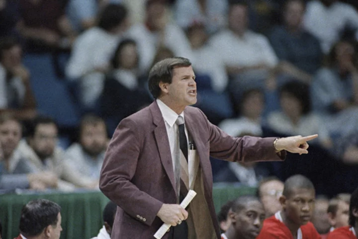 Denny Crum, who coached Louisville to 2 NCAA titles, dies