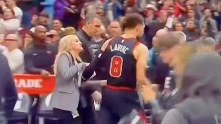 Zach LaVine Had No Interest in Postgame Interview or Celebrating Win With Bulls Teammates