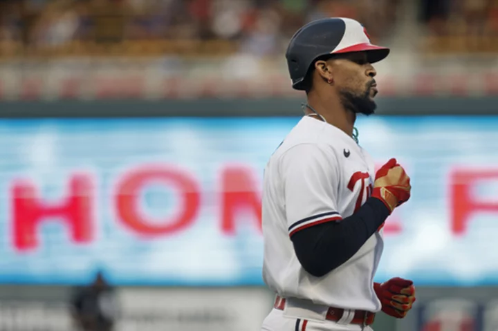 Byron Buxton homers in his first 2 at-bats as the Twins beat Lance Lynn and the White Sox 9-4