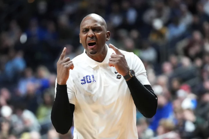 NCAA panel imposes a 3-game suspension for Memphis' Penny Hardaway for recruiting violations