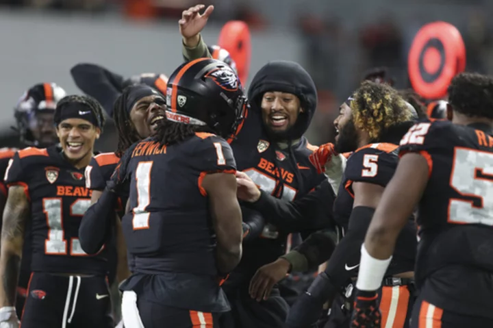 Oregon State, Washington State working to keep Pac-12 open, aligning with Mtn. West, AP sources say