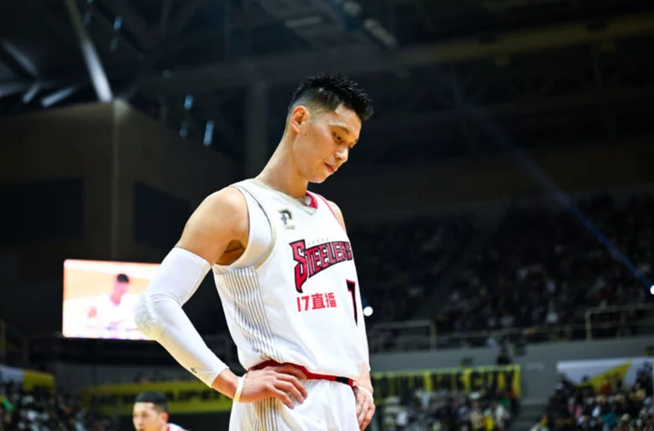 Former Knicks star Jeremy Lin suffers scary Tua Tagovailoa-like head injury (Video)