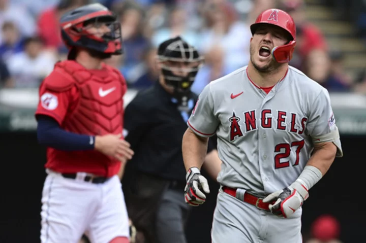 Josh Naylor hits 3-run homer as Guardians storm back in 8th to stun Angels 8-6
