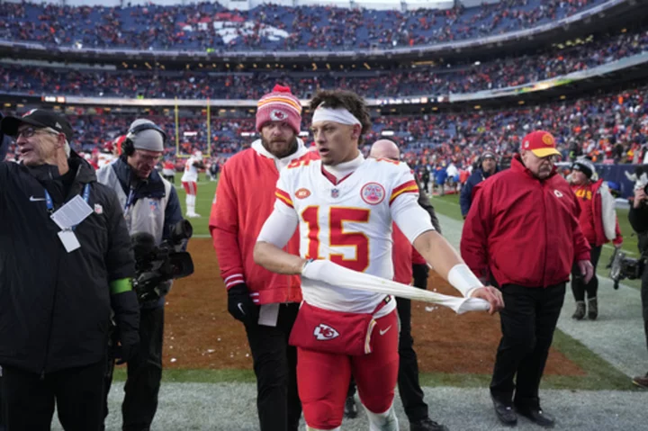Chiefs unable to pull off the seemingly impossible by overcoming five turnovers in loss to Broncos