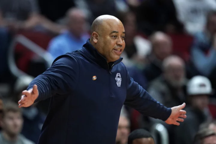 Micah Shrewsberry begins quest to turn around Notre Dame program as he did at Penn State