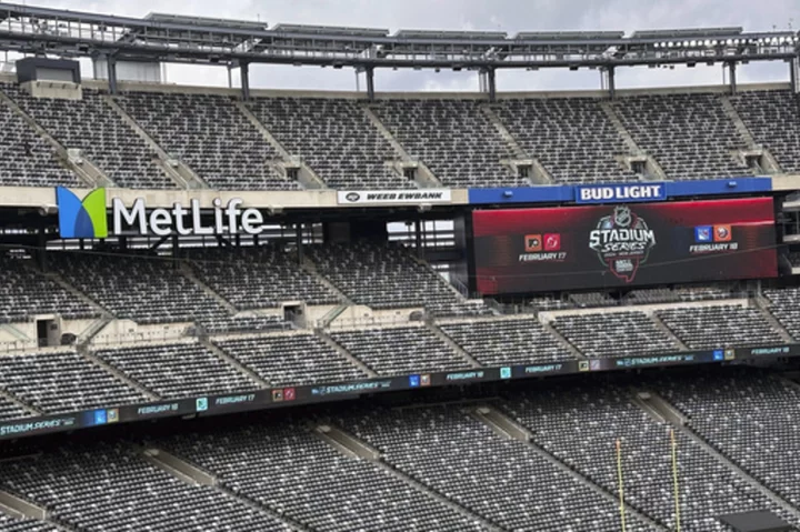 The NHL is trying to follow Taylor Swift's lead by selling out MetLife Stadium multiple times