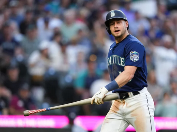 Kicked cooler lands Mariners OF Jarred Kelenic on IL with broken foot