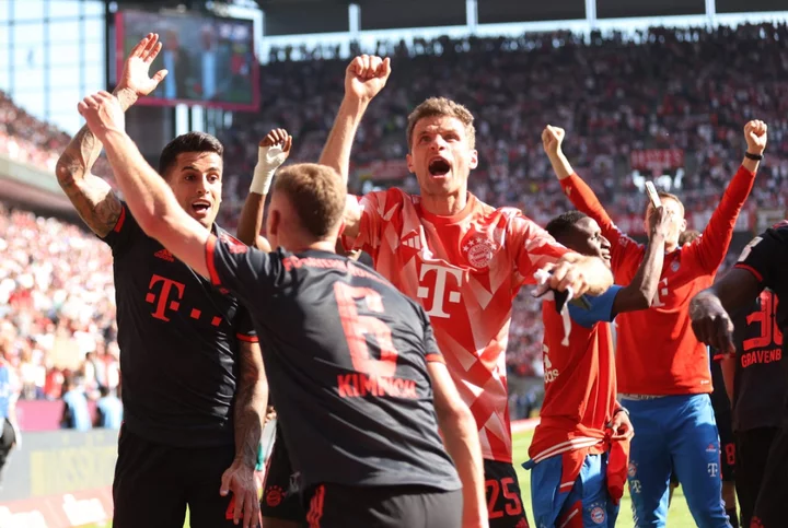 Watch live: Bayern Munich celebrates 11th consecutive Bundesliga win