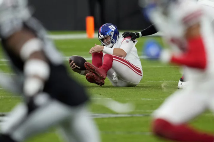 Giants quarterback Daniel Jones has ACL surgery on right knee