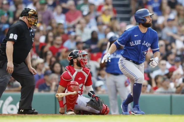 Brandon Belt hit a solo homer and added a go-ahead single in Toronto's 5-3 win over Boston