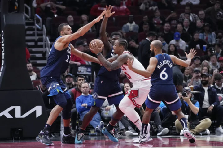 Edwards scores 19 points as Timberwolves finish preseason at 5-0 by beating Bulls 114-105
