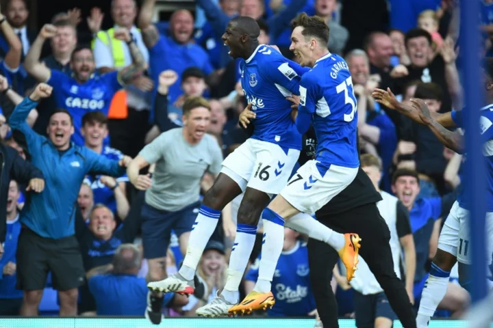 Everton must start performing like a big club, warns Dyche