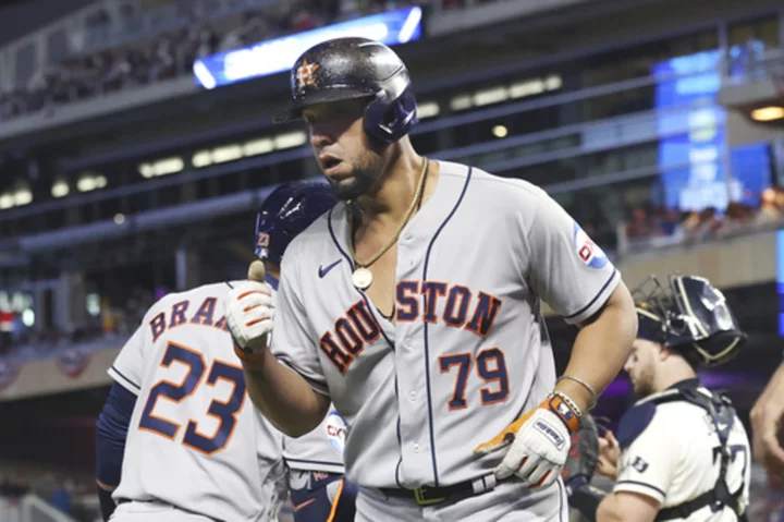 Abreu homers again to power Astros past Twins 3-2 and into 7th straight ALCS