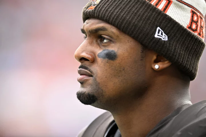 Browns QB Deshaun Watson still not practicing with shoulder injury; status for Sunday's game unclear