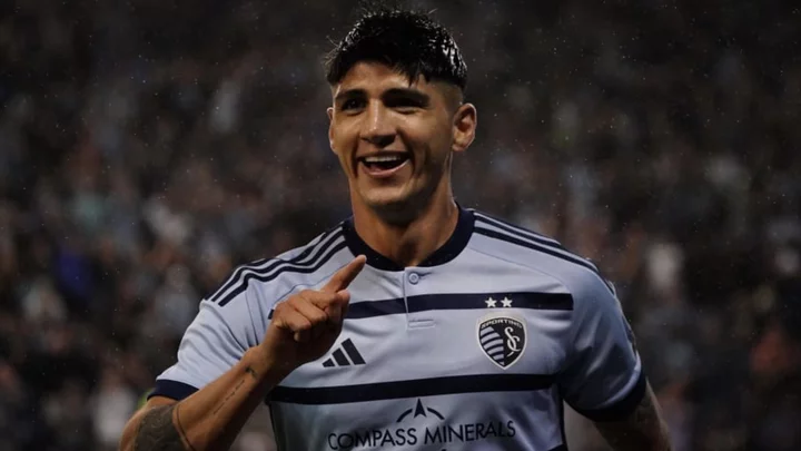 Alan Pulido shows his class as Sporting KC crush Austin