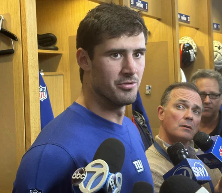 Giants quarterback Daniel Jones misses his second straight practice with a neck injury