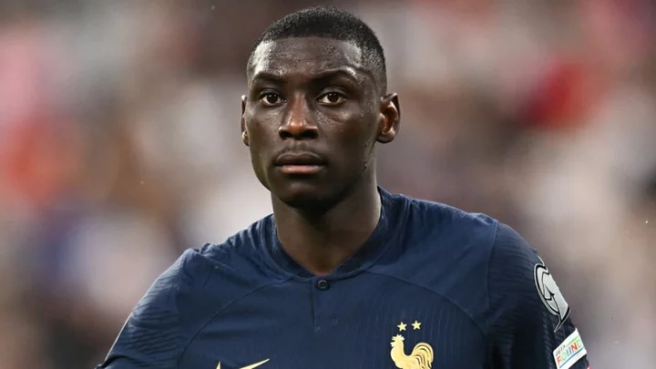 Paris Saint-Germain confirm signing of Randal Kolo Muani