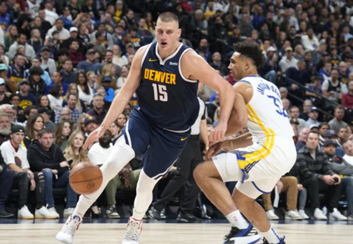 Exhausted Jokic scores 35 points, Nuggets hold off Curry, Warriors 108-105