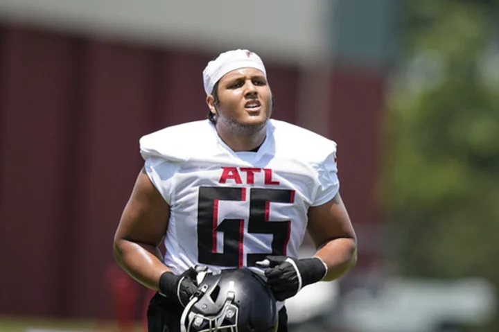 Matthew Bergeron using Falcons' rookie minicamp to learn new left guard position