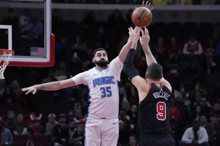 Franz Wagner scores 21 as Magic beat Bulls 103-97 after blowing another 19-point lead