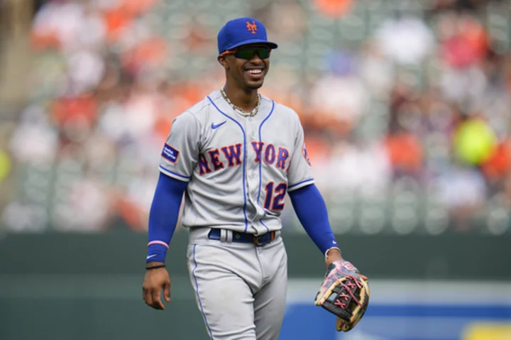 Mets shortstop Francisco Lindor scratched with soreness on right side