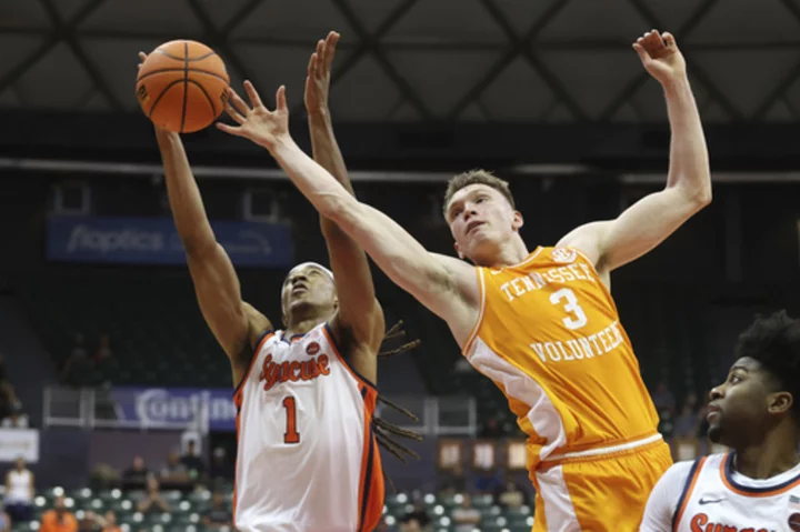 Knecht scores 17 points, No. 7 Tennessee beats Syracuse 73-56 in first round of Maui Invitational