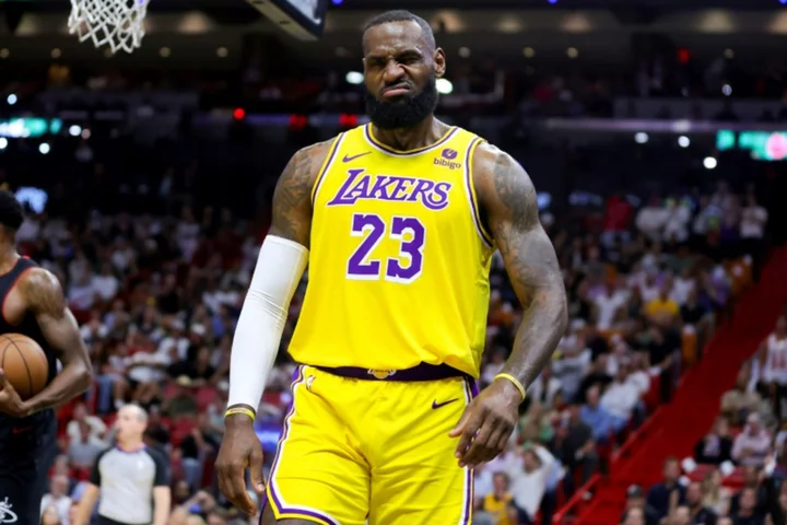 Calf injury sidelines Lakers' James