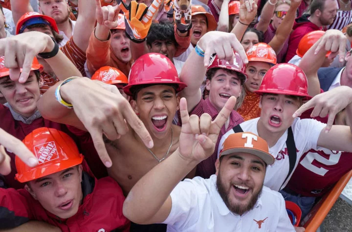 College football fans are loving the completely drunk start to Oklahoma-Texas