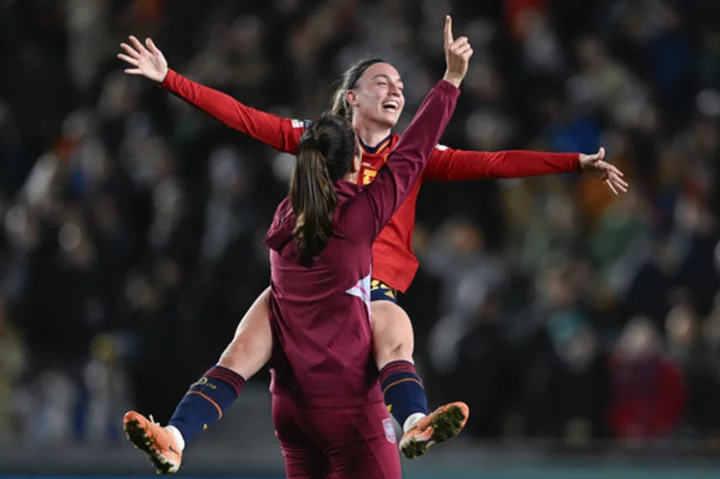 Carmona's late goal sends Spain to the Women's World Cup final with a 2-1 win over Sweden
