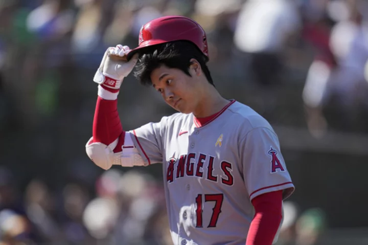 Say cheese: Ohtani body double finds way into Angels' team photo