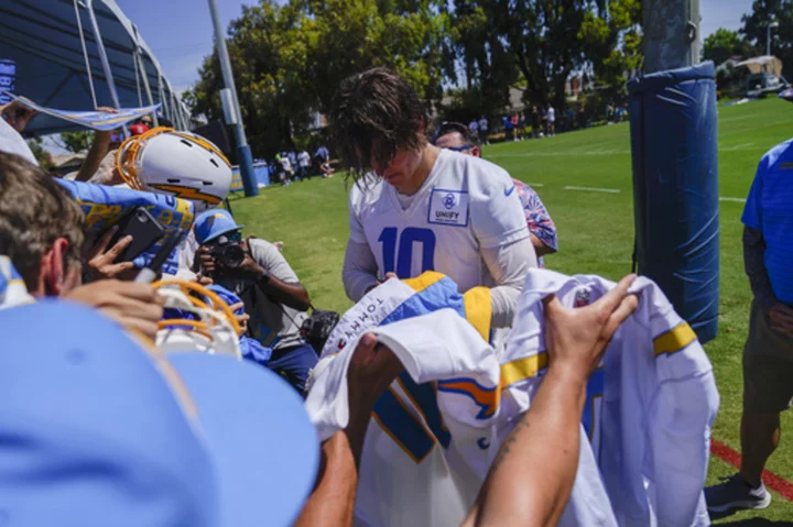 Herbert glad to have focus back on football after reaching extension with Chargers