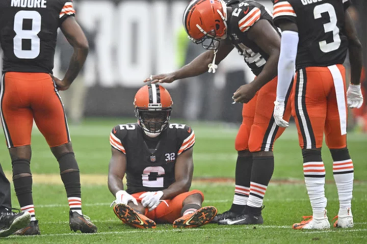 Browns WR Amari Cooper leaves practice with groin injury, questionable for Steelers on Monday night