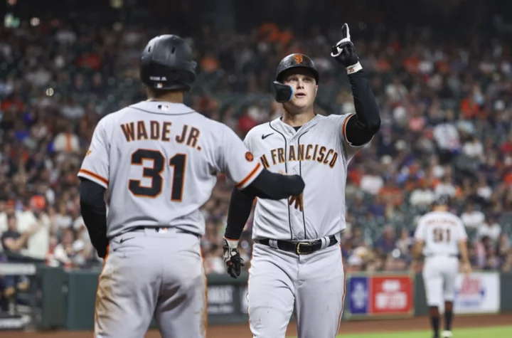 San Francisco Giants 'pretty full group' returning brings new feeling