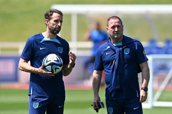 Southgate powerless to stop transfer talk in England camp