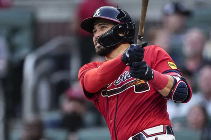 Travis D'Arnaud homers twice in the Braves' 8-1 victory over the Rockies