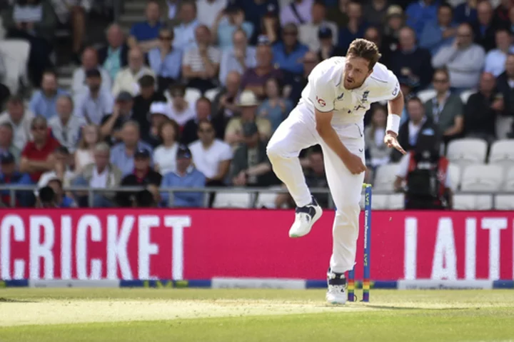 England pacer Ollie Robinson is '100% fit' and ready to play in 4th Ashes test after back spasm