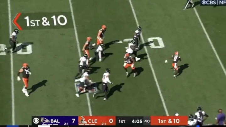 Browns Wide Receiver Elijah Moore Ran the Ball the Wrong Direction For a 20-Yard Loss