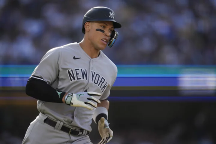 Judge out of Yankees' lineup after banging right toe while making spectacular catch